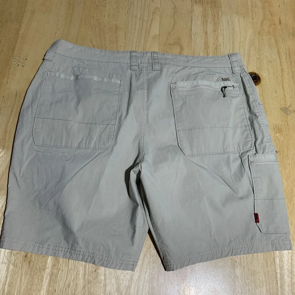 Mountain Khakis Shorts Mens 38 Gray Chino Cargo Pockets Flat Front Performance